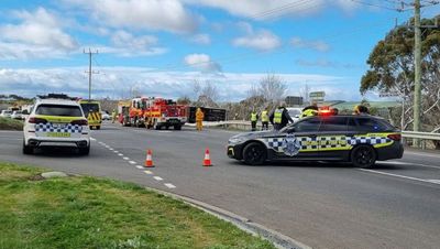 1 Student Dead & Others ‘Seriously Injured’ After School Bus Flips Near Geelong