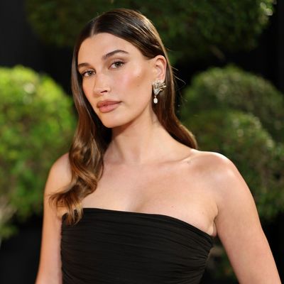Hailey Bieber Got One Last White Pedicure Before Fall Starts