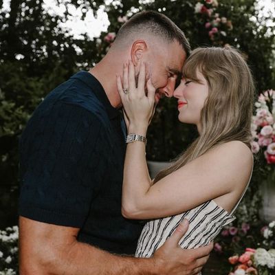 Taylor Swift and Travis Kelce's Coordinating Engagement Outfits Are My Couples' Style Goals