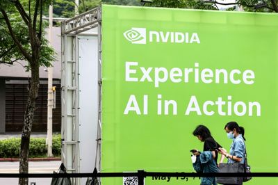 Asian Markets Diverge With Eyes On Nvidia Earnings