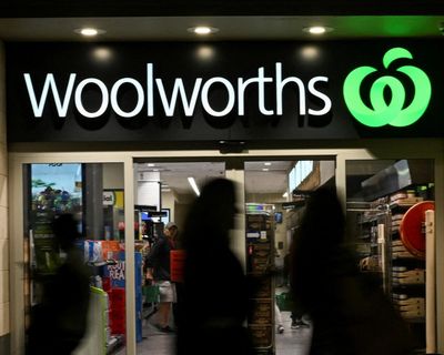 Woolworths struggles to win back ‘price trust’ from customers – and investors – as Coles’ value rises