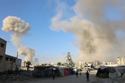 Israel Ups Pressure On Gaza City As Trump Eyes Post-war Plan