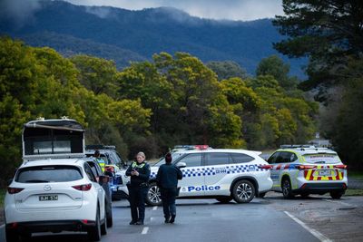 In idyllic Porepunkah, a manhunt this huge feels ‘surreal’ – and the alleged killer could be anywhere