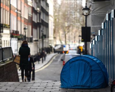 Home Office plans to halve time asylum seekers given to find accommodation