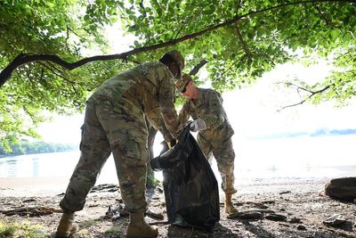 National Guard called in to deal with ‘crime emergency’ in DC are now picking up trash outside the White House