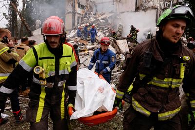 After one of Russia’s deadliest attacks, Kyiv residents lose hope for help