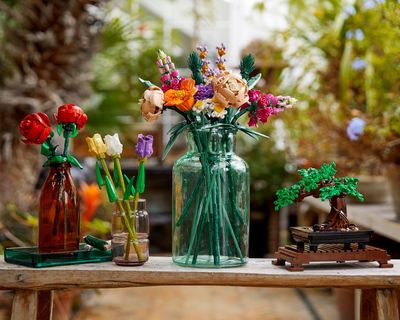 Lego builds record sales of £4bn as parents steer children away from smartphones