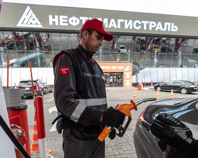 Frustrated Russians grapple with fuel crisis as Ukraine attacks oil refineries
