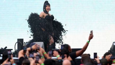Cardi B’s faces-off dicey accusor in court – apparently, plastic surgery was her only option after the rapper assaulted her