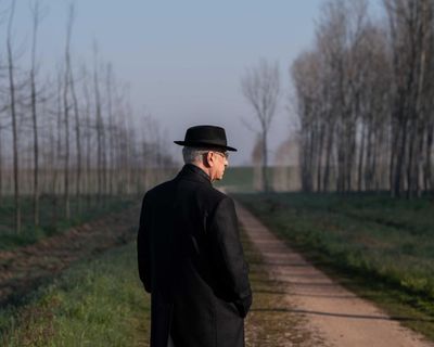 La Grazia review – Paolo Sorrentino opens mighty window on Italian leader’s despair