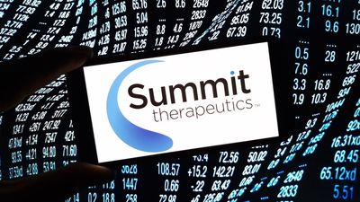 Summit, Akeso Report Lung Cancer Survival Boost With Ivonescimab, A Rival To Merck's Keytruda Multi-Billion Dollar Franchise, Says Analyst