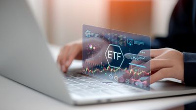 How to Find the Best ETFs for Traders & Investors: Screeners, Watchlists, and Trading Signals Explained