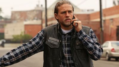 After Netflix Revealed Charlie Hunnam's Serial Killer Look For Monster Season 3, Fans Had All The Reactions