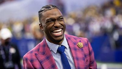 Robert Griffin III to Return to Booth to Call College Football Games This Fall