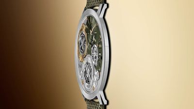 This new Piaget Altiplano watch is so thin, I almost can’t see it!