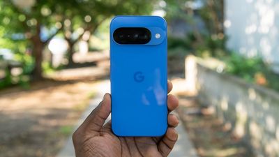 I tested the Google Pixel 10 for a week, and I feel like this AI phone is finally worth the $800