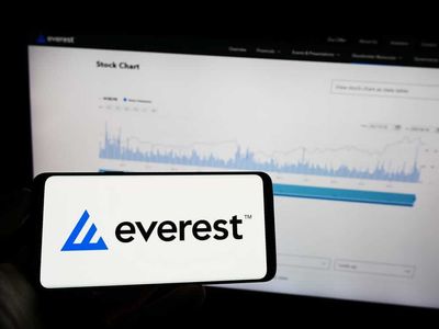 Is Wall Street Bullish or Bearish on Everest Group Stock?
