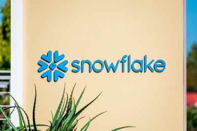 Why Snowflake Shares Are Trading Higher By 14%; Here Are 20 Stocks Moving Premarket