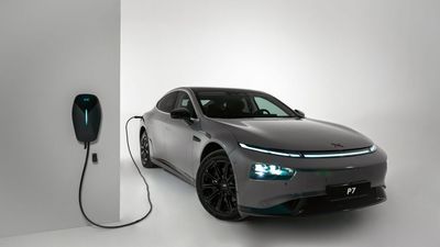 This Chinese $30K Tesla Model 3 Rival Secured 10,000 Orders In Seven Minutes