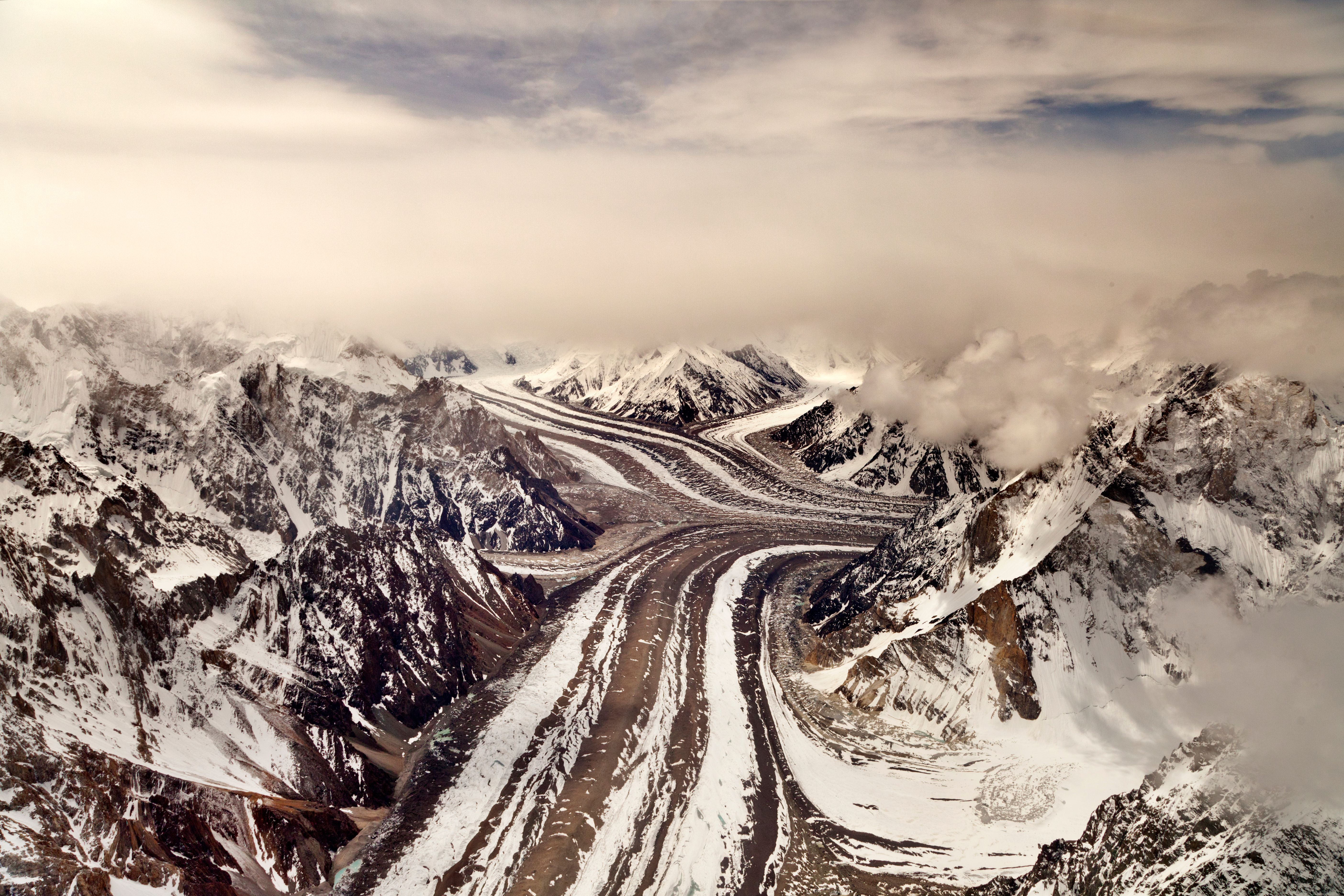 Behind Pakistan’s repeated floods: Melting glaciers,…