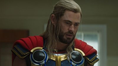 Chris Hemsworth Seemingly Wrapped Avengers: Doomsday, And Fans Are Theorizing What This Means For Thor