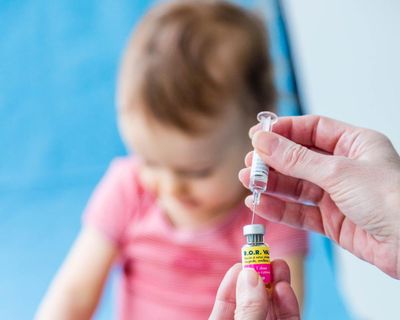 Chickenpox jabs introduced as experts warn many children in England start school without vaccinations