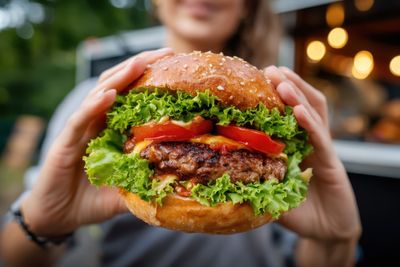 What Makes A Really Great Burger? Americans Weigh In