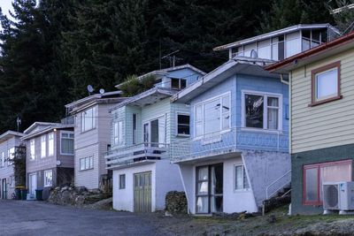 New Zealand’s house prices are finally falling. Could this happen elsewhere?