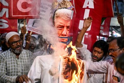 Trump Thumbs Nose At Decades Of India Courtship