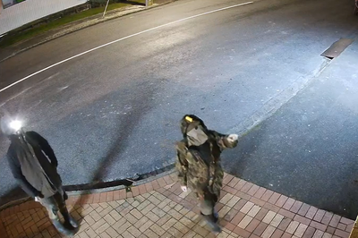New sighting of father who went on run with three children in New Zealand