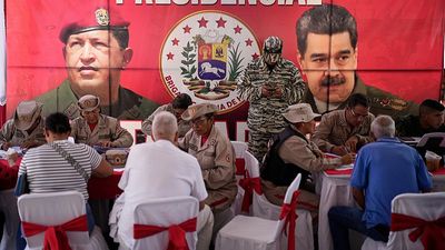 The US brings in a navy fleet to Venezuela's coast — but does the Suns cartel exist?