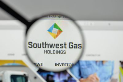 This Southwest Gas Analyst Turns Bullish; Here Are Top 2 Upgrades For Friday