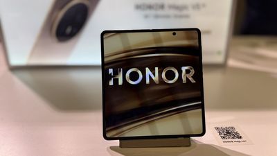 I had zero interest in foldable smartphones before I met Honor's Magic V5