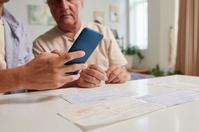 Why Are Retirees Deleting Banking Apps After Recent Updates?