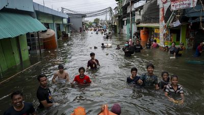 France’s photojournalism festival opens with focus on war and climate crisis