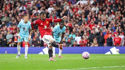 Man Utd Player Ratings vs. Burnley: Late Bruno Fernandes Penalty Hands Red Devils 3–2 Win