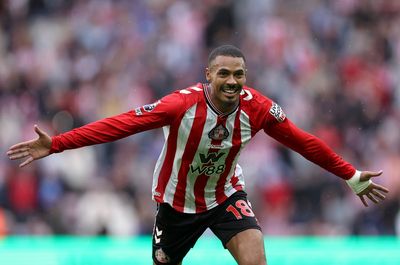 Sunderland 2-1 Brentford: Wilson Isidor strikes late to complete Black Cats comeback