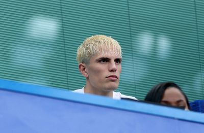 Alejandro Garnacho: Chelsea confirm £40m forward signing as injury worries grow