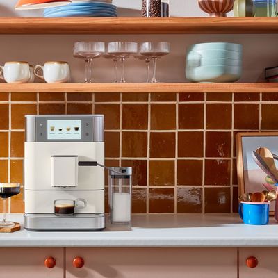 I'm a bean-to-cup novice but this KitchenAid coffee machine couldn't be easier to use – it has over 40 drinks options
