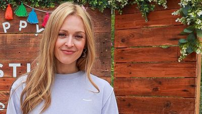 Fearne Cotton's boho lilac dress and Birkenstock-style sandals are perfect for the last days of summer
