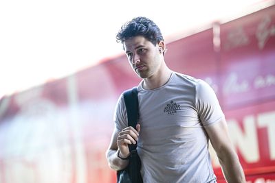 Manchester United 'make new Senne Lammens bid' as Emi Martinez contingency plan emerges