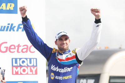 BTCC Donington Park: Cammish survives downpour and gravel trip for victory