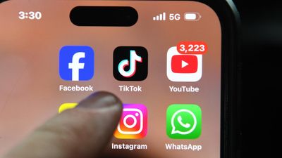 Social media ban no 'watertight' fix for child safety