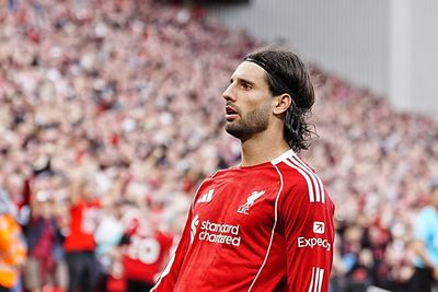Dominik Szoboszlai free-kick gives Liverpool victory over Arsenal