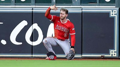 Angels’ Bullpen Acts Fast After Outfielder Suffers Ugly Injury Running Into Wall
