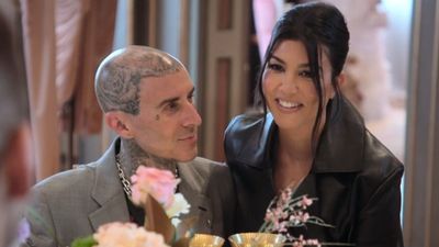 Kourtney Kardashian Rocks Husband Travis Barker's Clothes In A New Pic, And I Love How Well She Pulls Off The Look