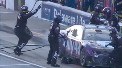 NASCAR Crew Suffers Through Brutal, Comically Long Pit Stop in First Playoff Race