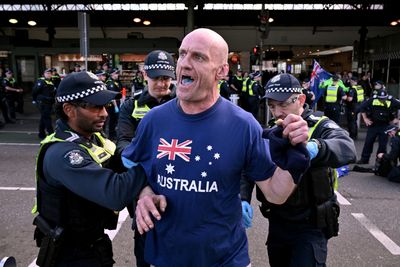 Clashes in Australia’s Melbourne as thousands rally against immigration