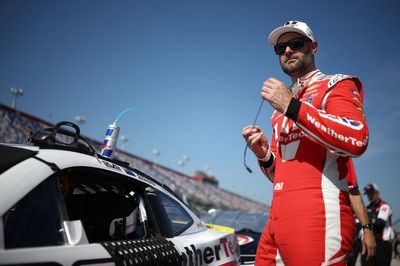 Shane van Gisbergen on playoff hot seat after getting bitten by strategy gamble
