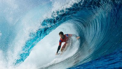 Surfing's GOAT tips Robinson for Cloudbreak glory